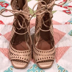 Jeffrey Campbell “rodillo hi” wedges